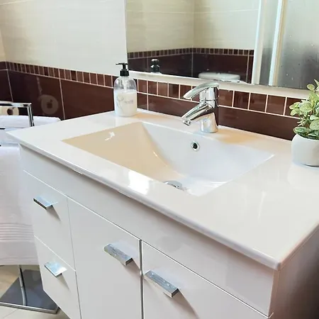 Bajondillo Holidays شقة *